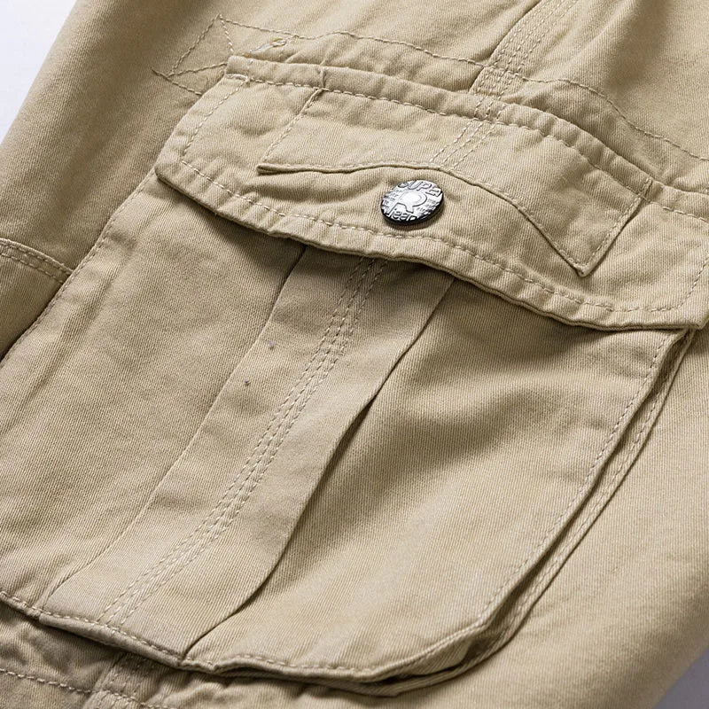 Men's cargo shorts with pockets