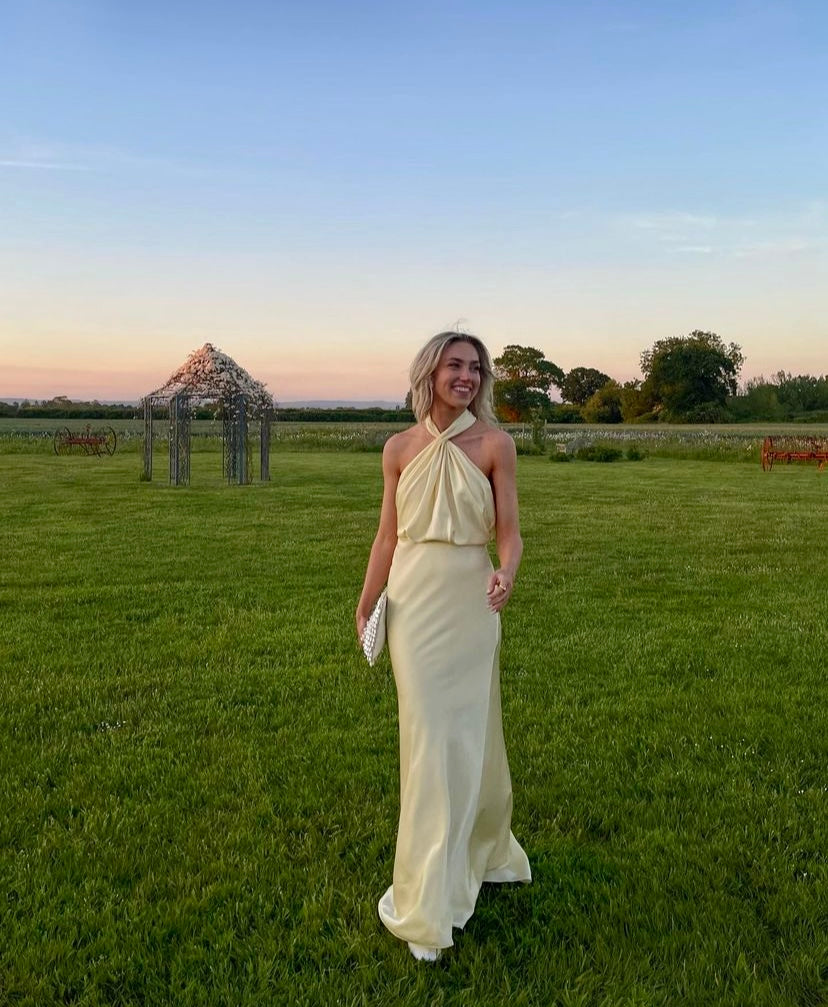 Gabriella Women's Maxi Dress - Elegant Gown with Halter neckline, Creases and Airy Fabric for Special Occasions