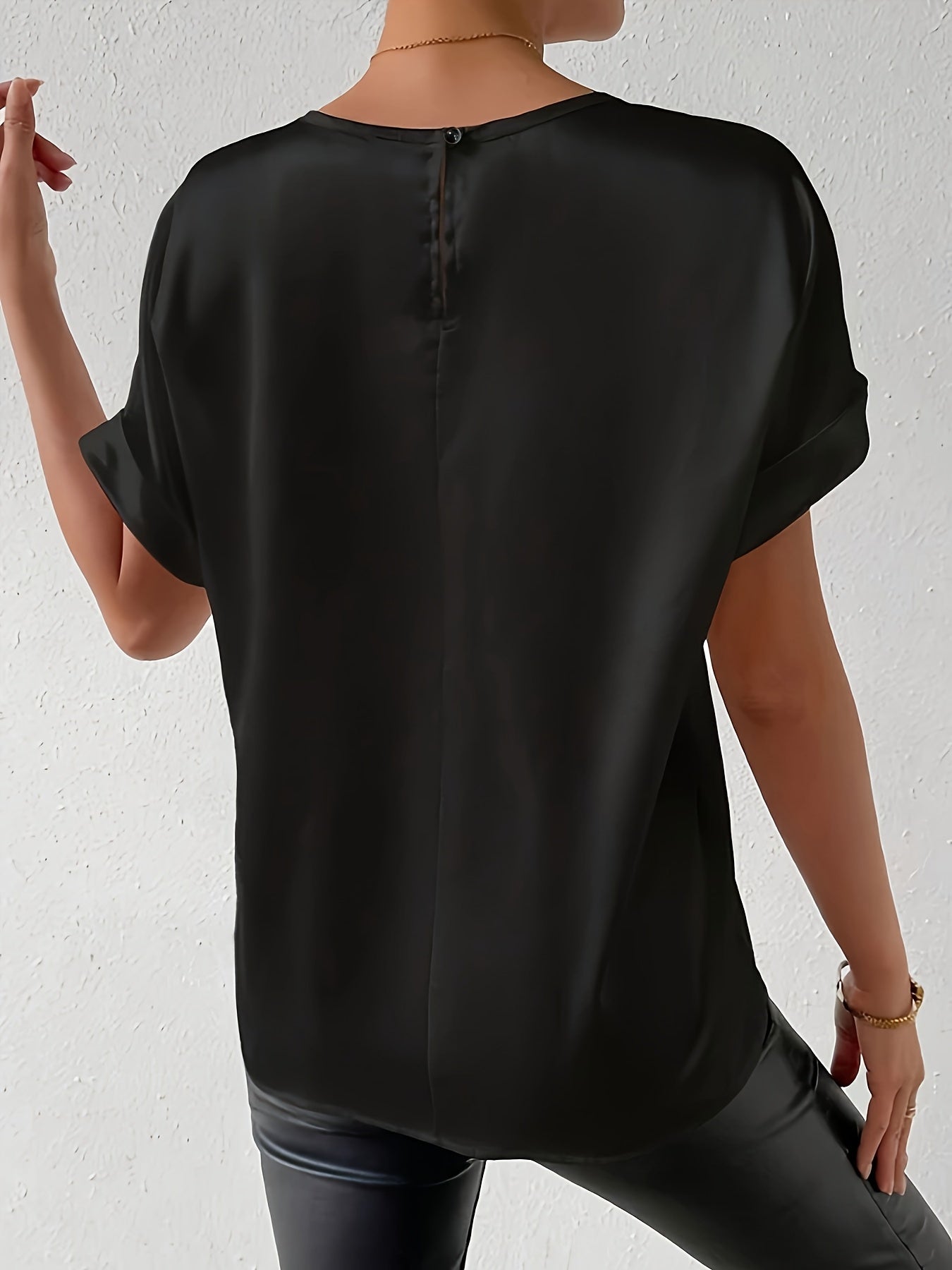 Ezra Women's Summer Blouse - Airy Linen-like Style with Loose Cut and Elegant Look