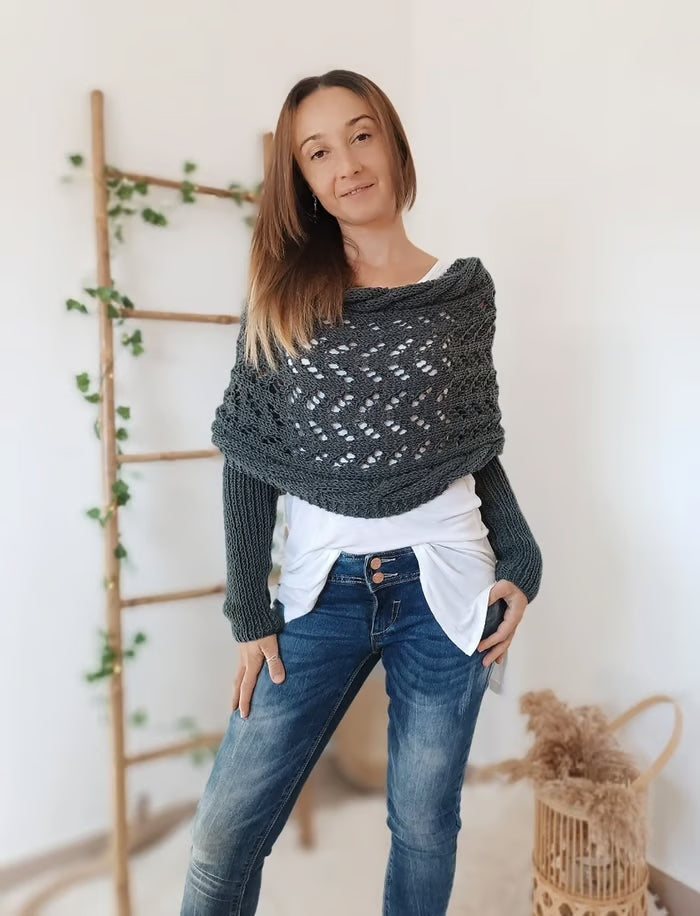 Cozy bohemian-style wrap for women