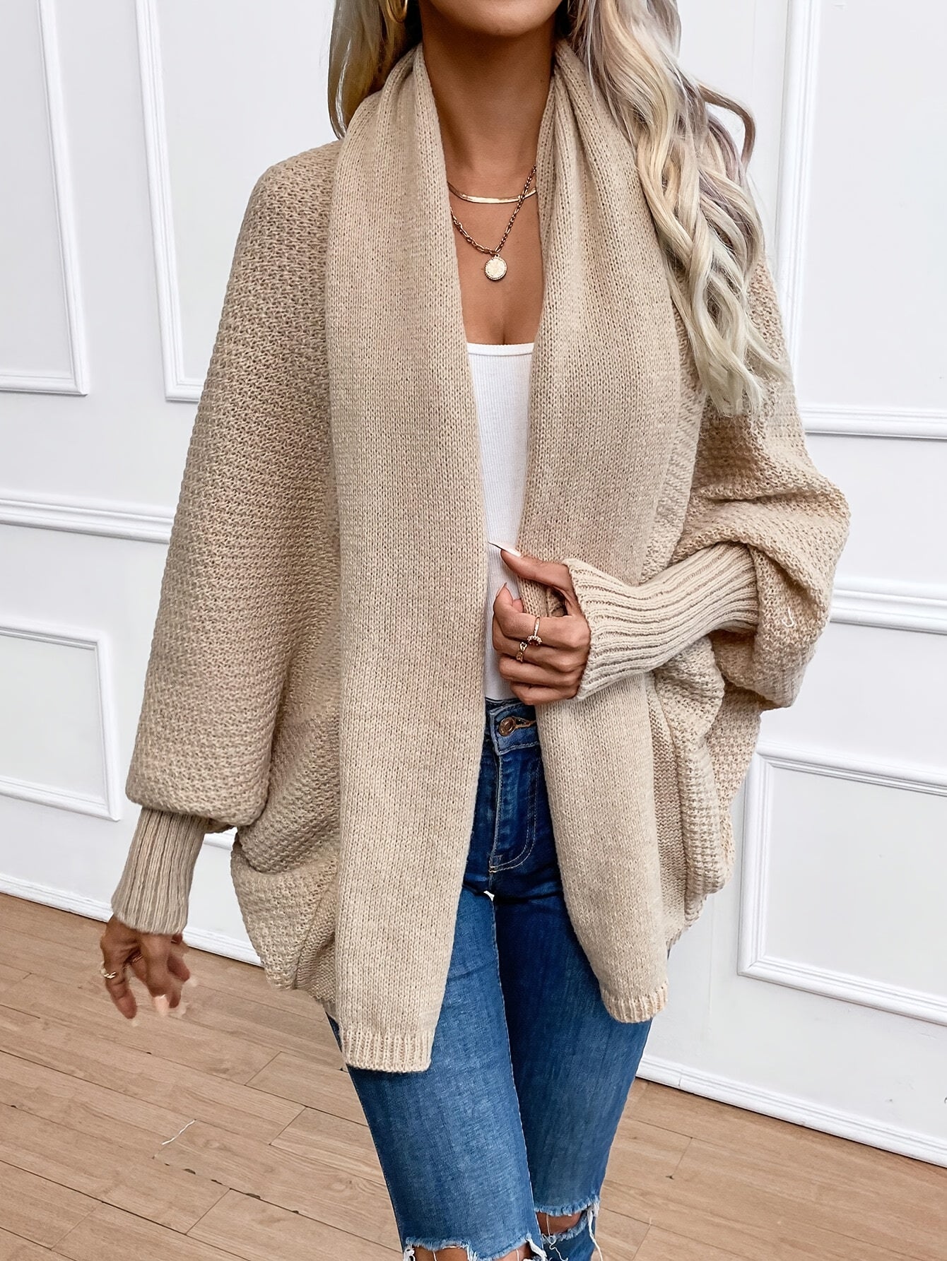 Elegant women's long-sleeved cashmere cardigan - perfect for winter