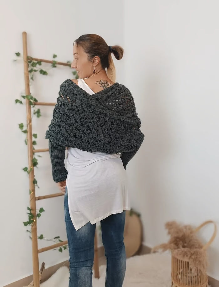 Cozy bohemian-style wrap for women