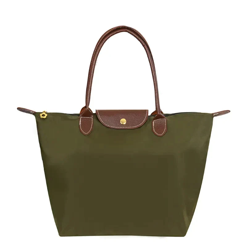 Trendy handbag for women - ideal for everyday life and travel
