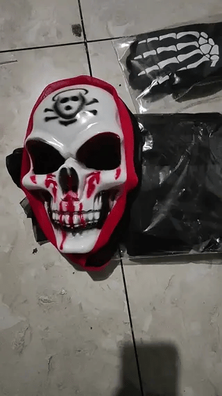 Grimora Set | Halloween Cloak, Skeleton Mask & Sickle Accessories