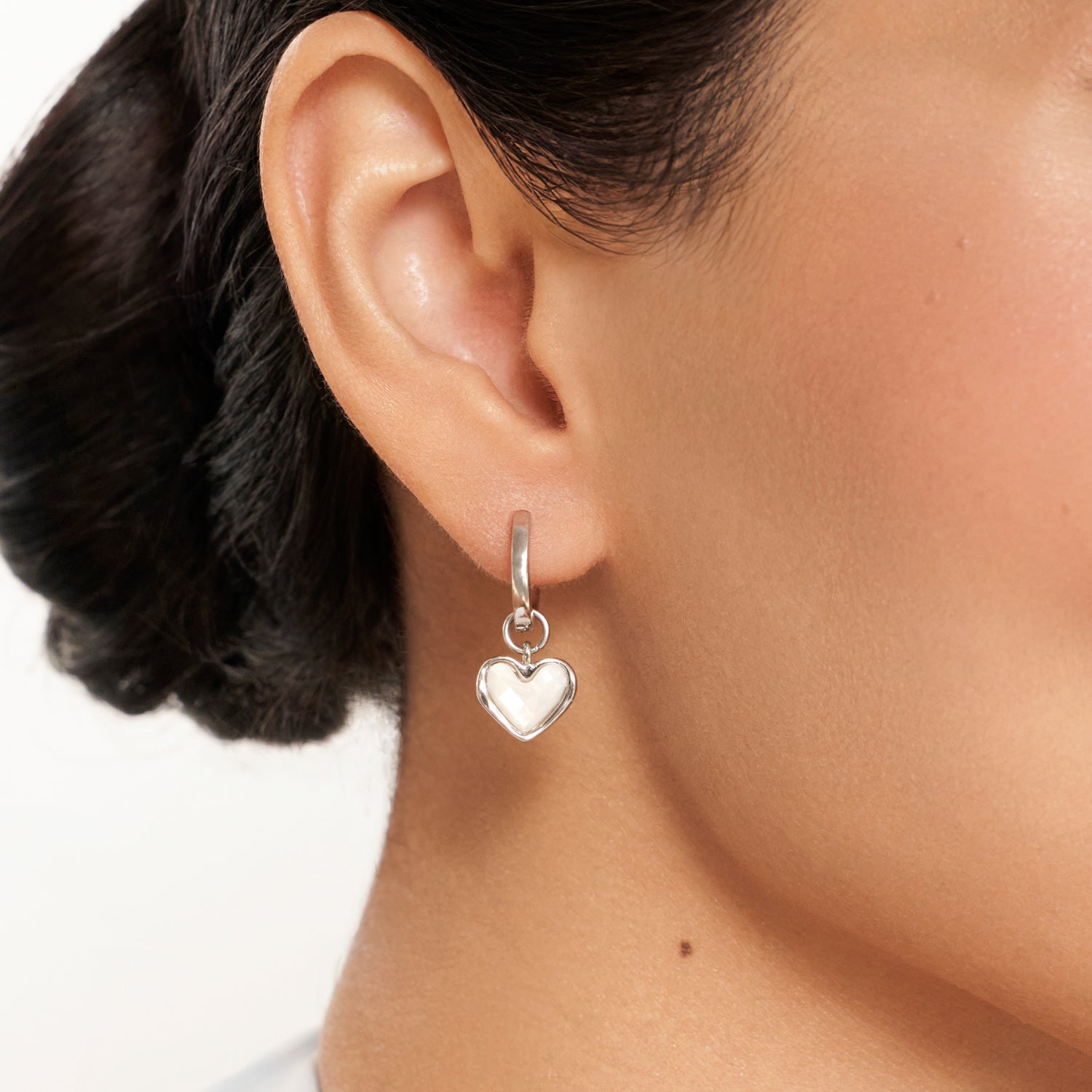 Heart earrings in white quartz (silver)
