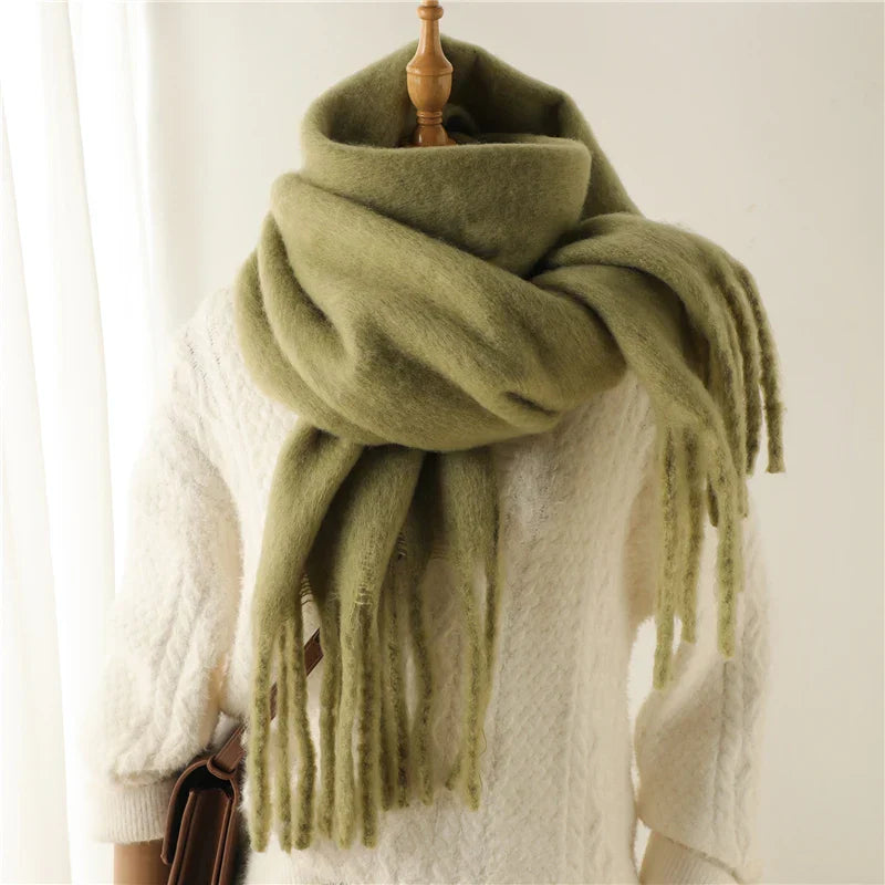 Luxurious cashmere scarf for women with large tassels for winter style and comfort