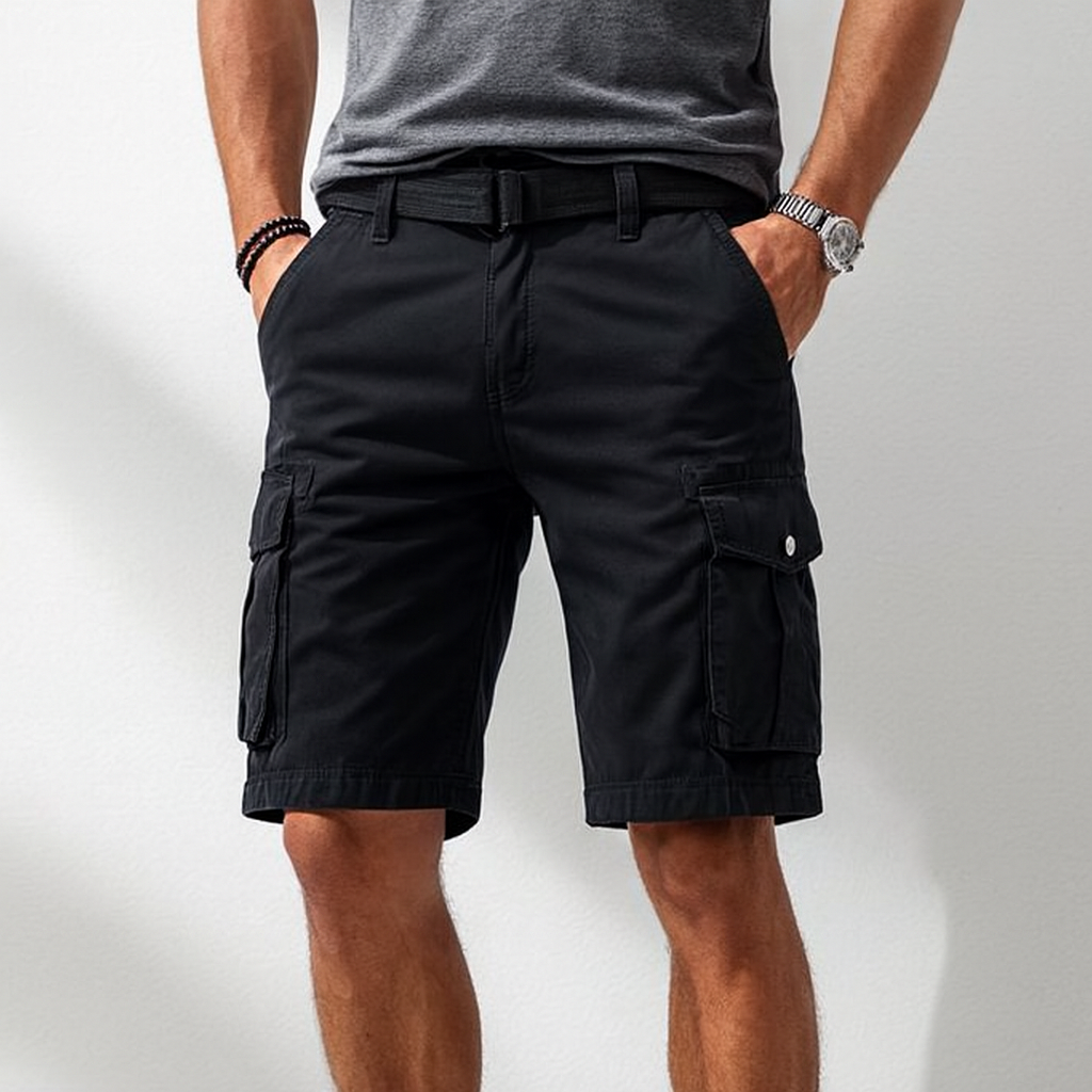 Cargo short with model black