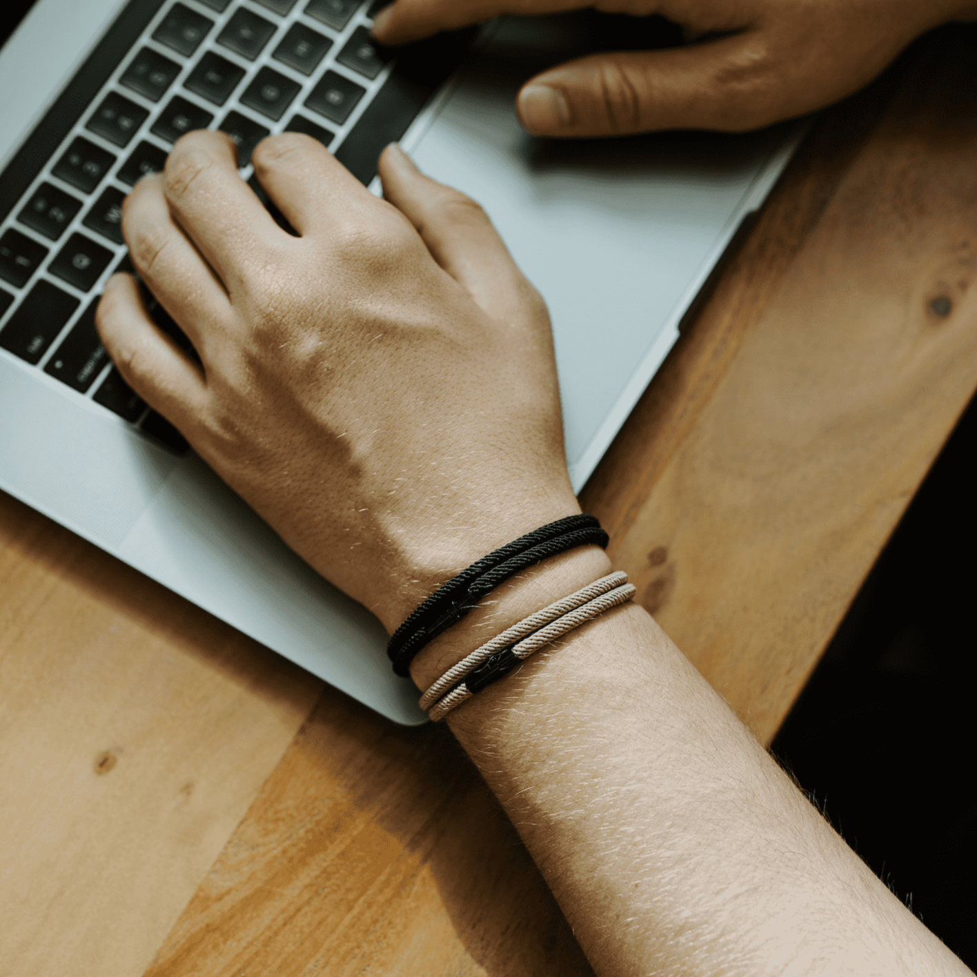 Ara - Milan magnetic bracelet - Brown version