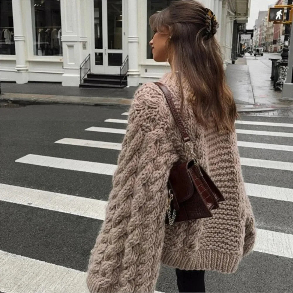 Mia - Oversized women's sweater - Stylish knitted sweater | Pullover