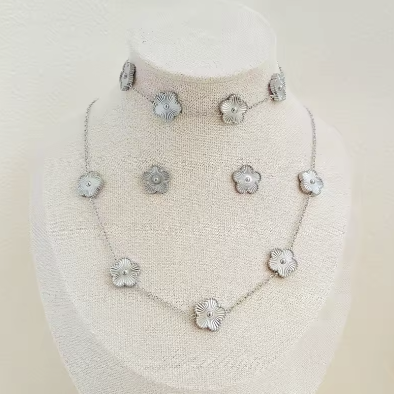 Bella - Clover jewelry set - Ready to gift