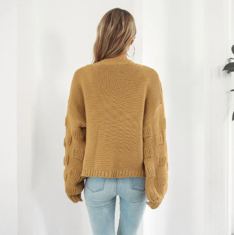 Luxurious, long-sleeved and warm women's sweater