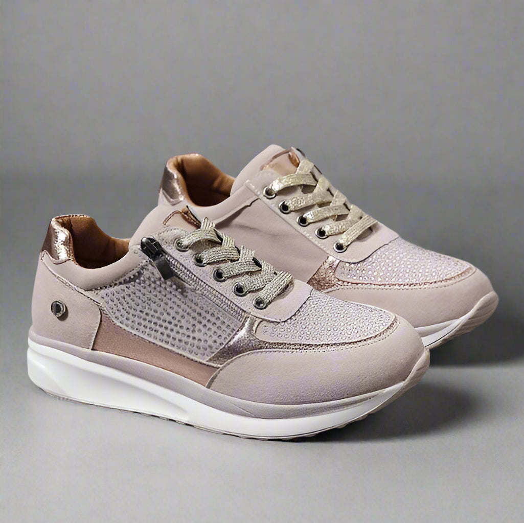 Women's casual sneaker | arch support, comfortable fit
