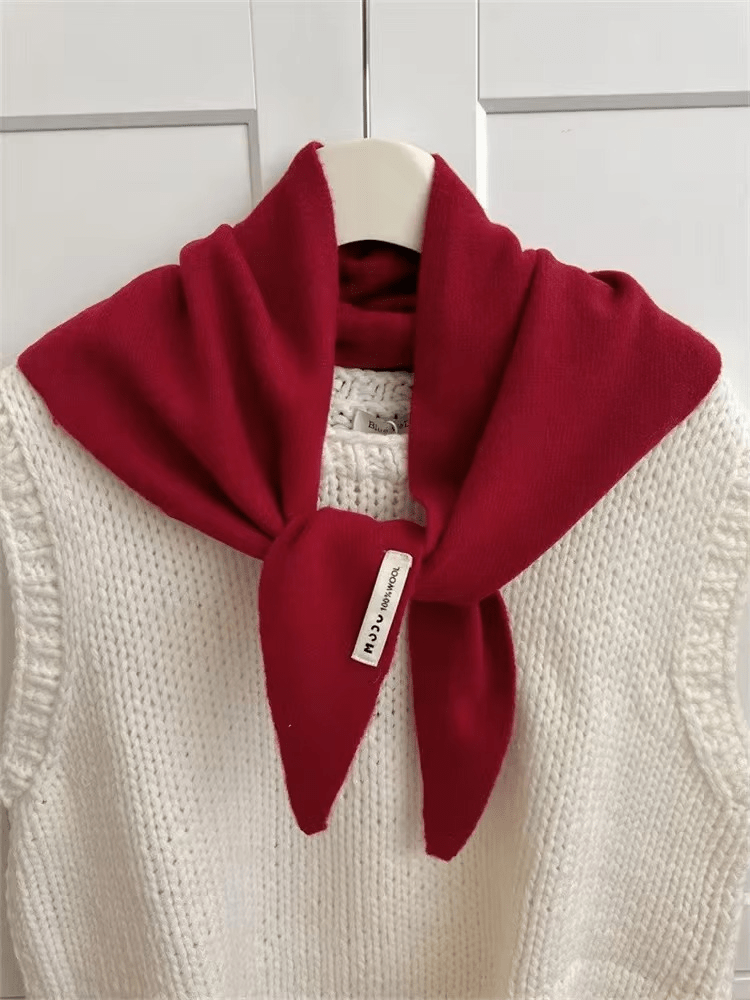 CosyWrap – Niche Wool Triangular Knitted Scarf for Women as a Headscarf or Warm Wrap