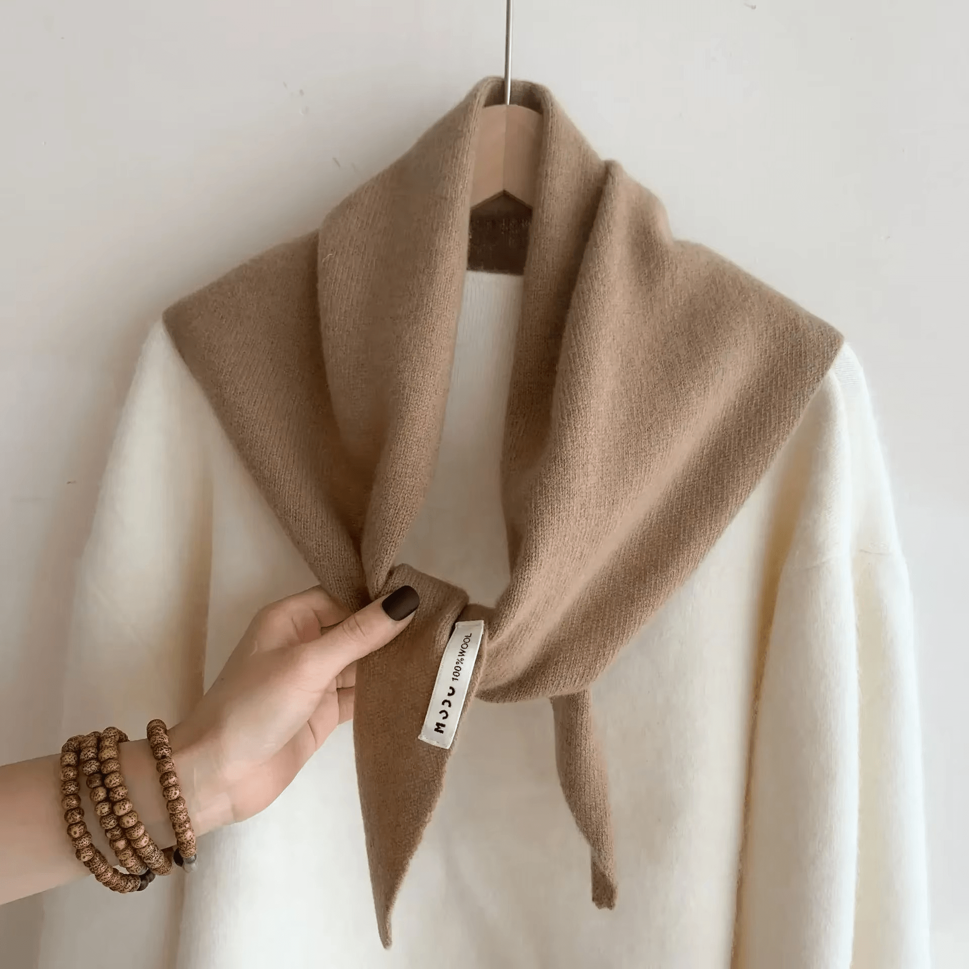 CosyWrap – Niche Wool Triangular Knitted Scarf for Women as a Headscarf or Warm Wrap