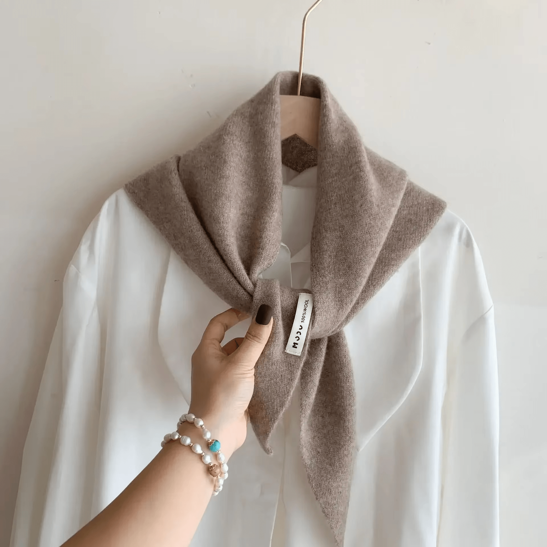 CosyWrap – Niche Wool Triangular Knitted Scarf for Women as a Headscarf or Warm Wrap