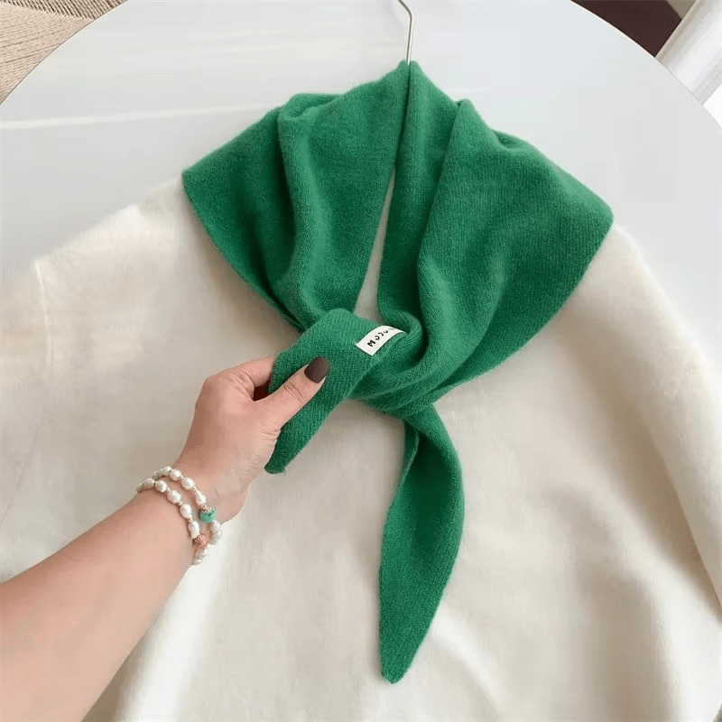 CosyWrap – Niche Wool Triangular Knitted Scarf for Women as a Headscarf or Warm Wrap