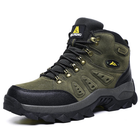 Robust hiking boots for men