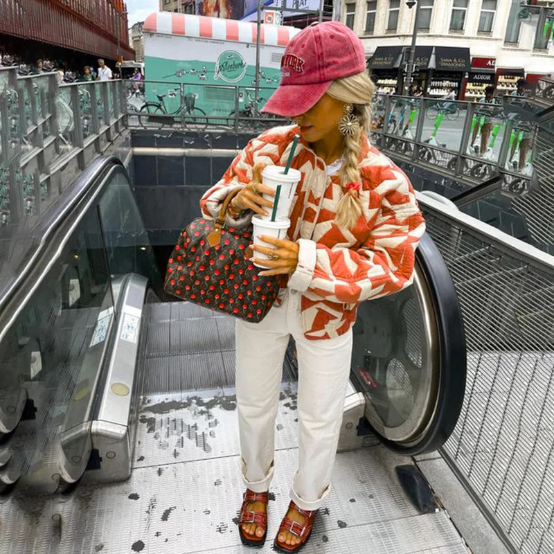 Nia - Quilted Jacket with Floral Print