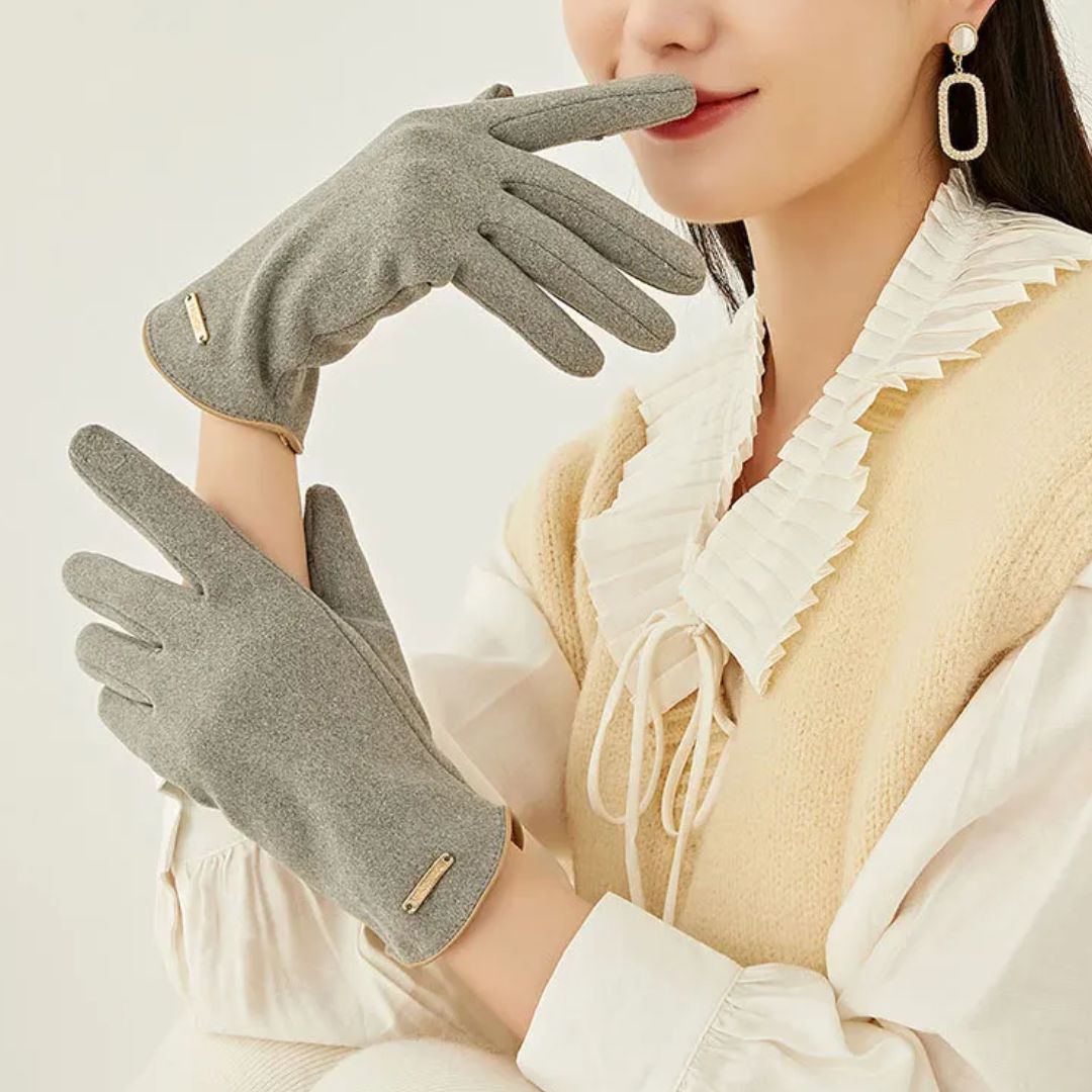 Lotte | Classic and versatile suede gloves
