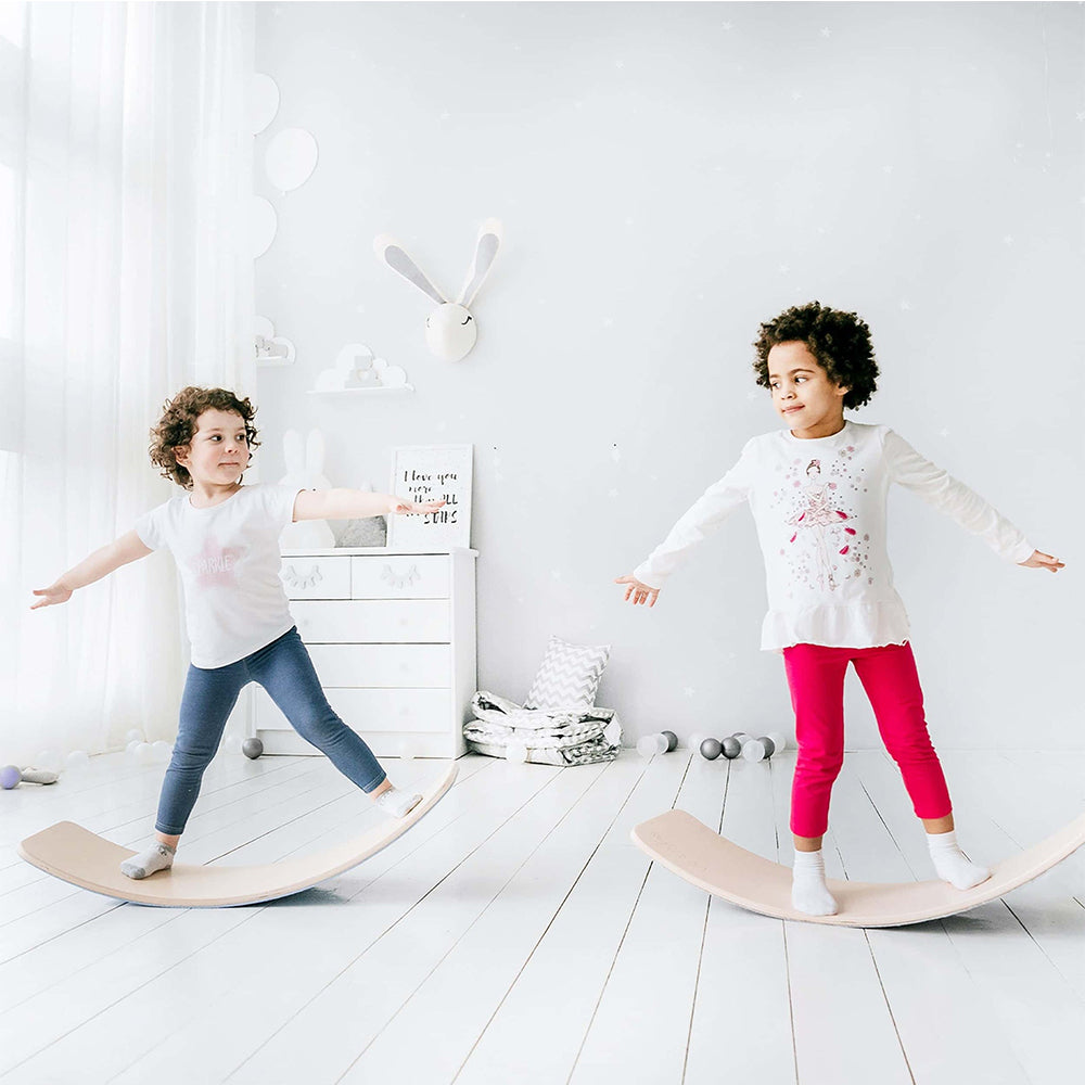 Duha houpací deska / balanční deska – Montessori hračka pro podporu rovnováhy a motorických dovedností