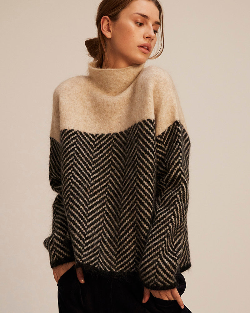 Chevron Pattern Sweater for Women - Image 1