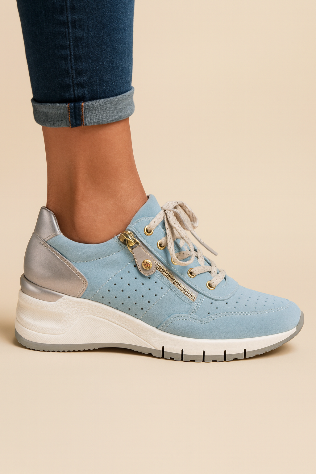 Image of Women's Platform Lace-Up Casual Sneakers