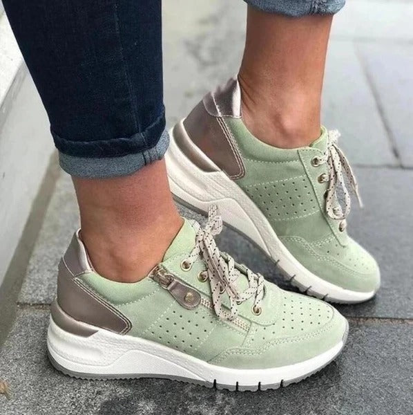 Image of Women's Platform Lace-Up Casual Sneakers