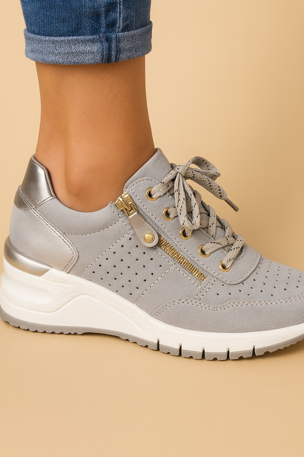 Image of Women's Platform Lace-Up Casual Sneakers