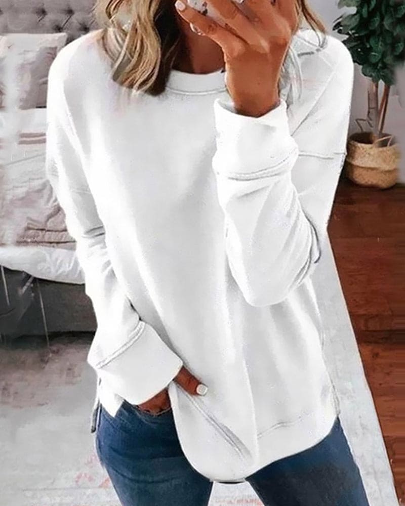Loose-fit women's sweater made from cotton and polyester