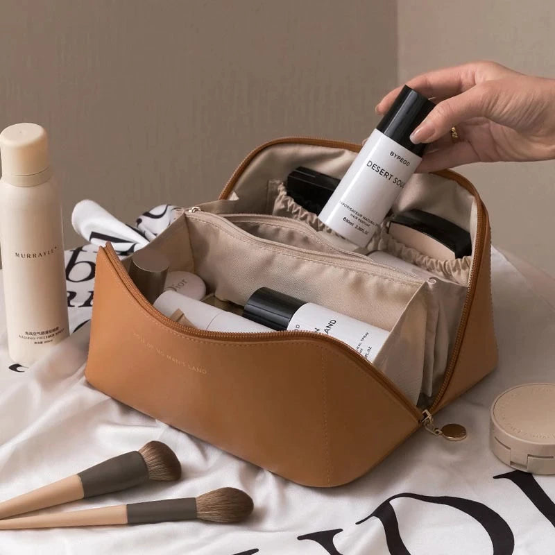 Makeup travel bag | toiletry bag lady