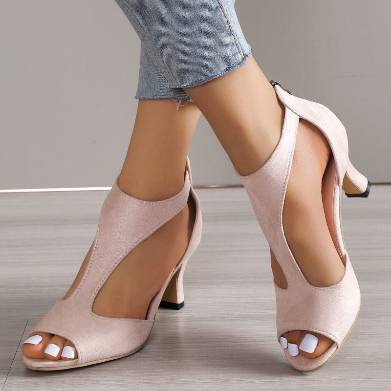 Océane Dubois | Fashionable foot-supporting high heels