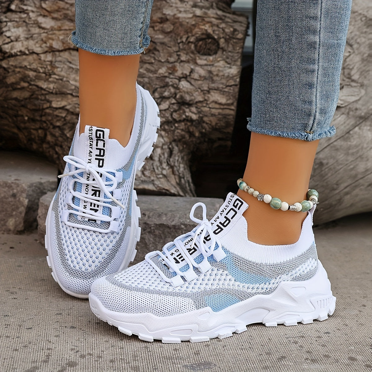 Casual sneakers for women - flexible and breathable for every day