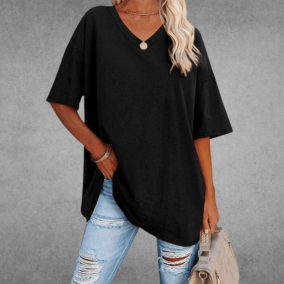 Ninon Women's Oversize T-shirt - Comfortable design with a heart neckline and lightweight, breathable fabric