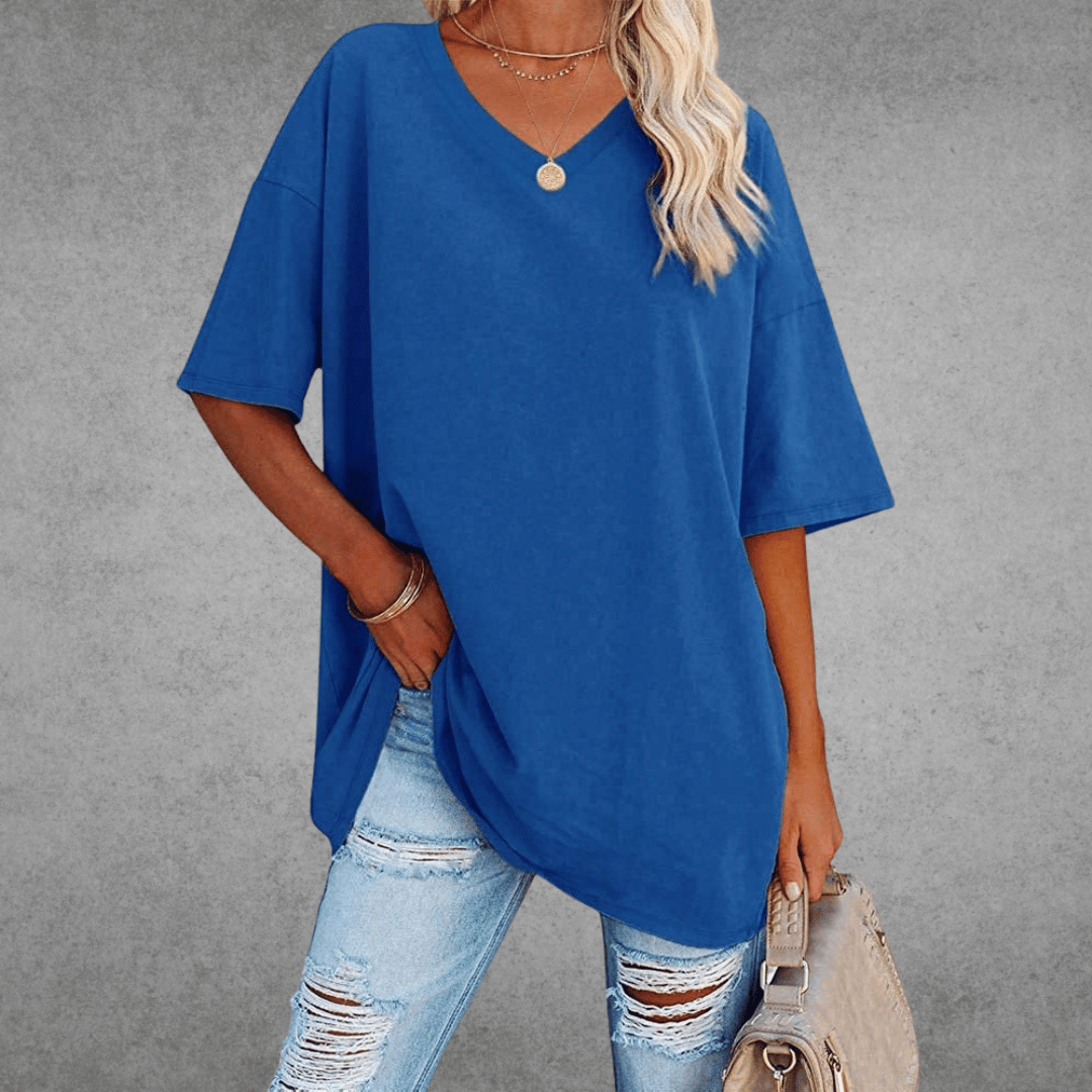 Ninon Women's Oversize T-shirt - Comfortable design with a heart neckline and lightweight, breathable fabric