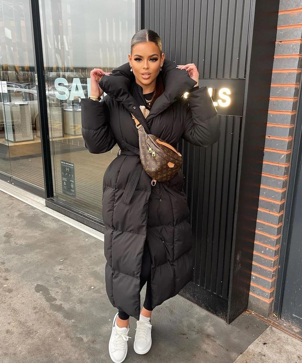 Жіноче довге елегантне пальто з поясом - вишуканий верхній одяг для жінок