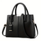 Leonie | Spacious shoulder bag for women