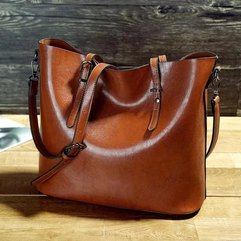 Women - Shoulder bag - Vintage chic and robust style