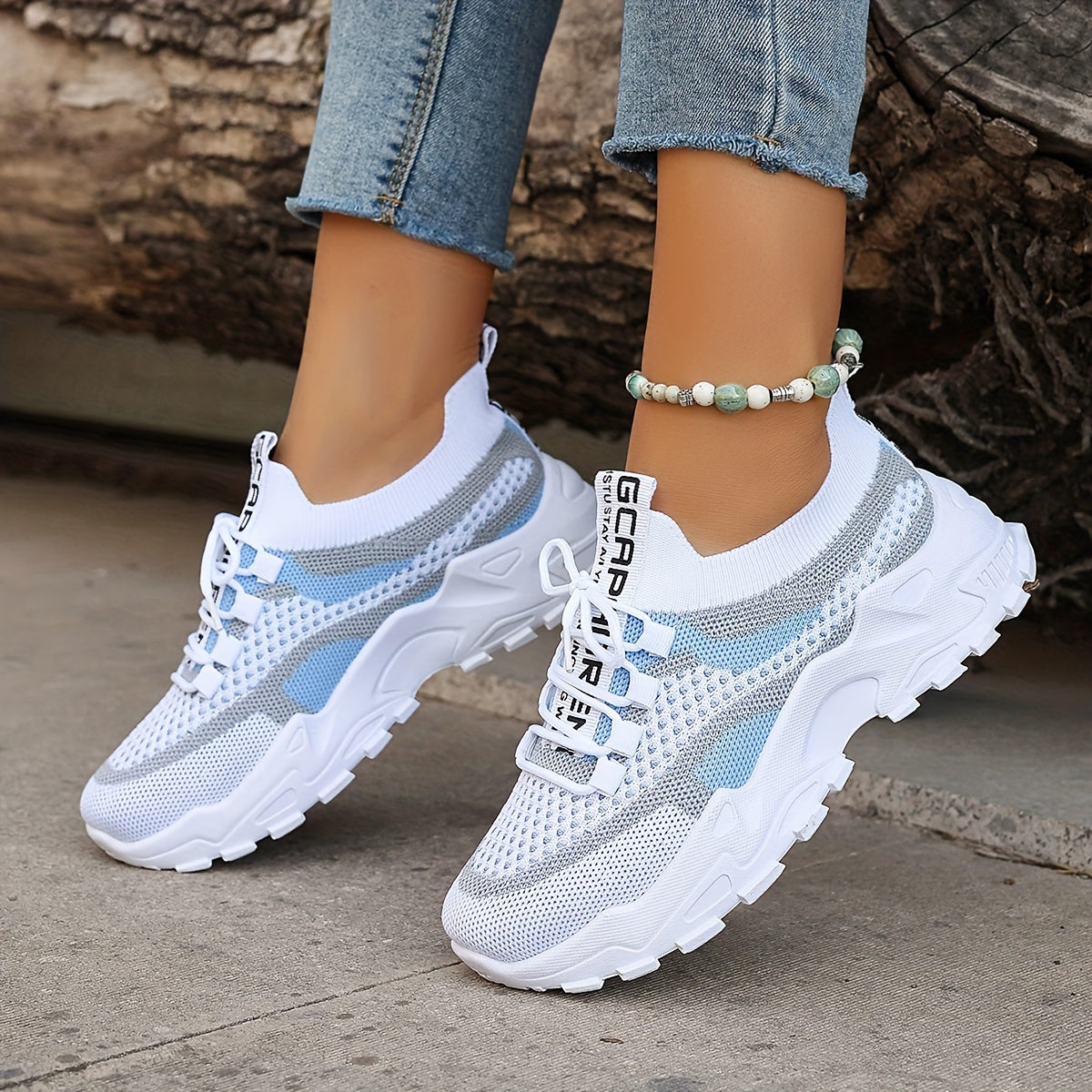 Casual sneakers for women - flexible and breathable for every day