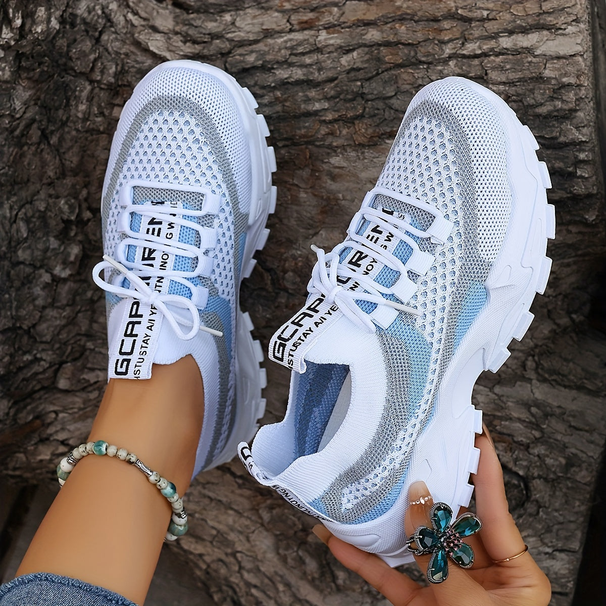 Casual sneakers for women - flexible and breathable for every day