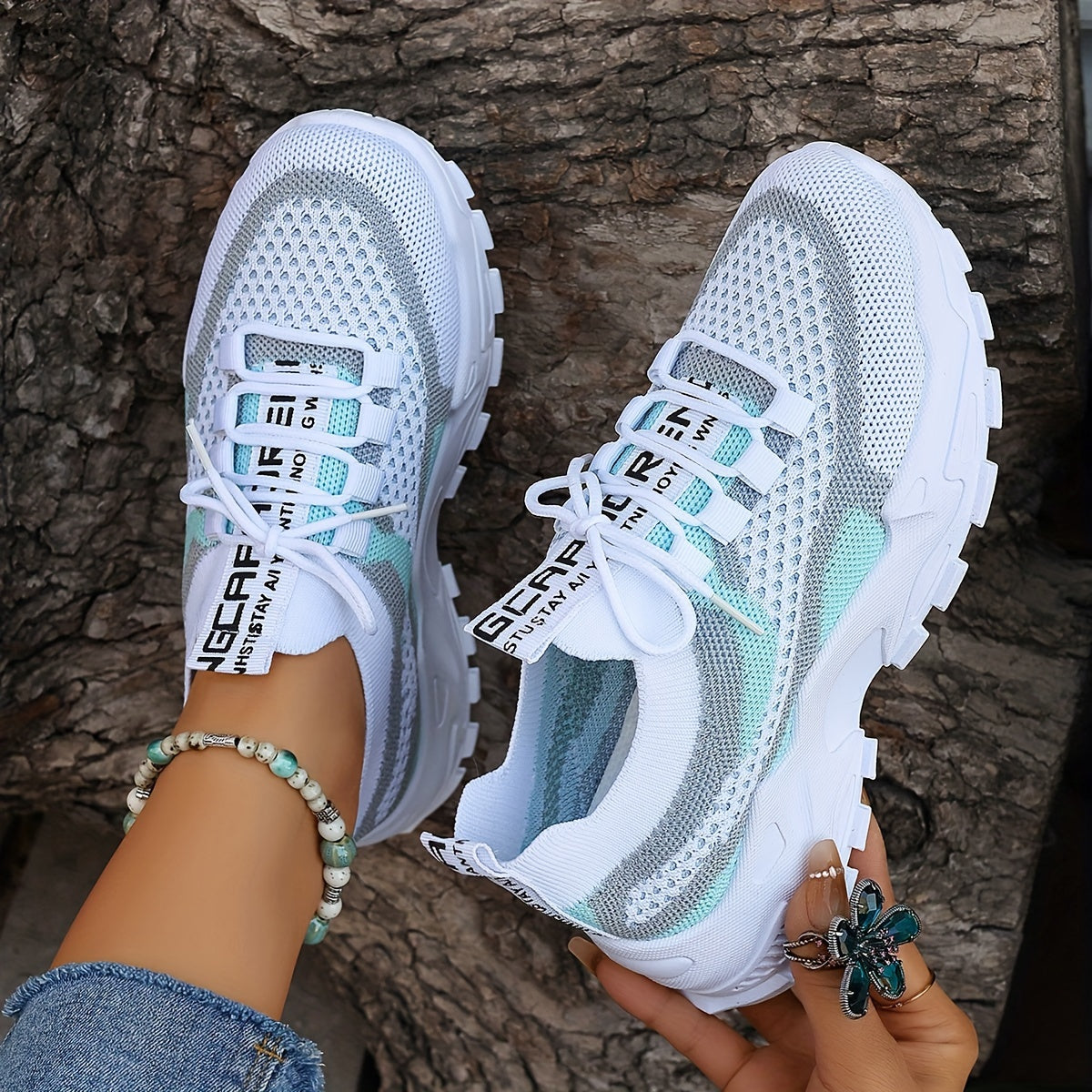Casual sneakers for women - flexible and breathable for every day