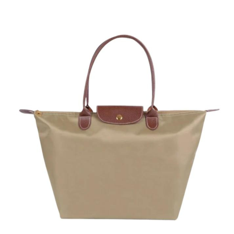 Trendy handbag for women - ideal for everyday life and travel