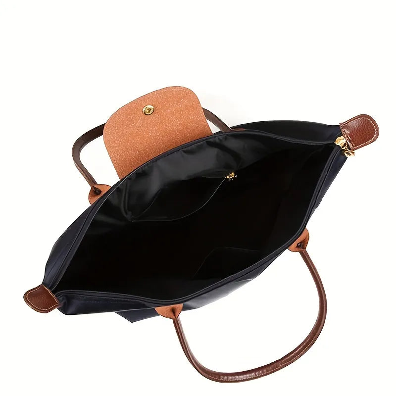 Trendy handbag for women - ideal for everyday life and travel