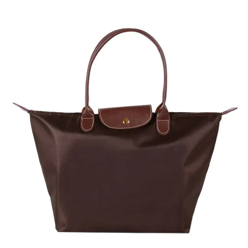 Trendy handbag for women - ideal for everyday life and travel