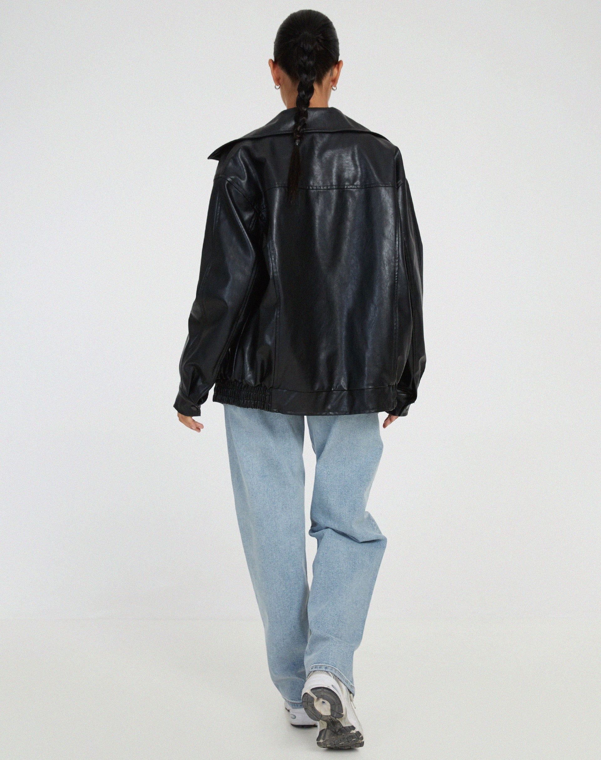 Stylish oversized leather jacket - comfortable and trendy for every day