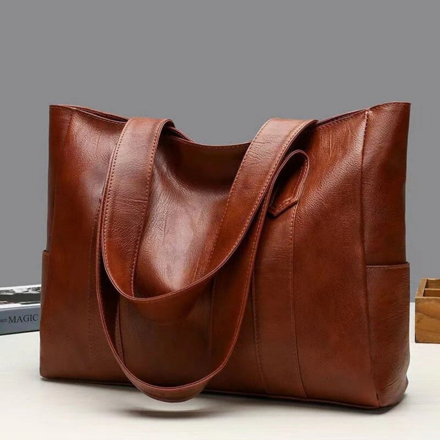 Aira Vintage Leather Shoulder Handbag - Classic Elegance & Practicality