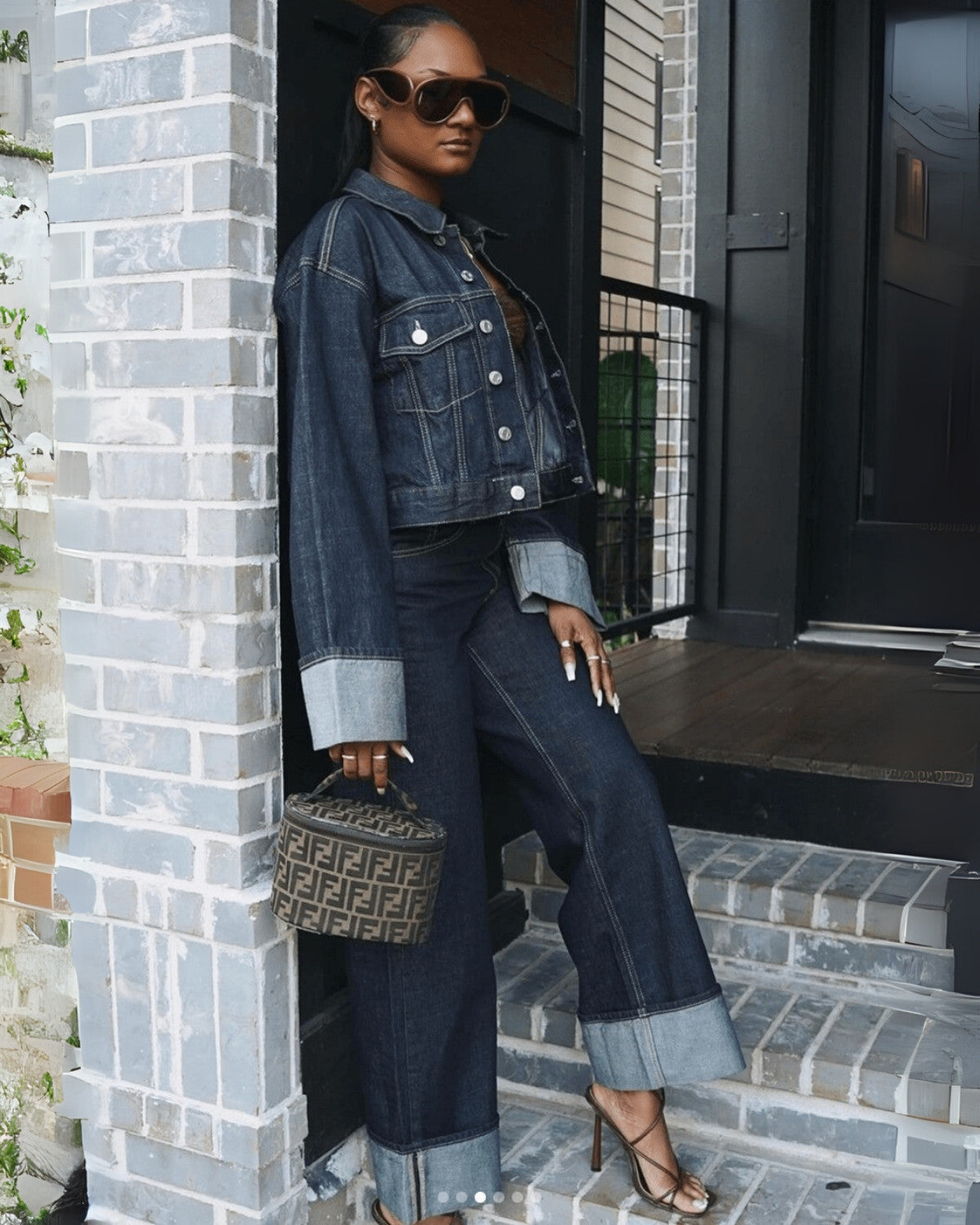 Two-piece denim set with denim jacket and long trousers - women