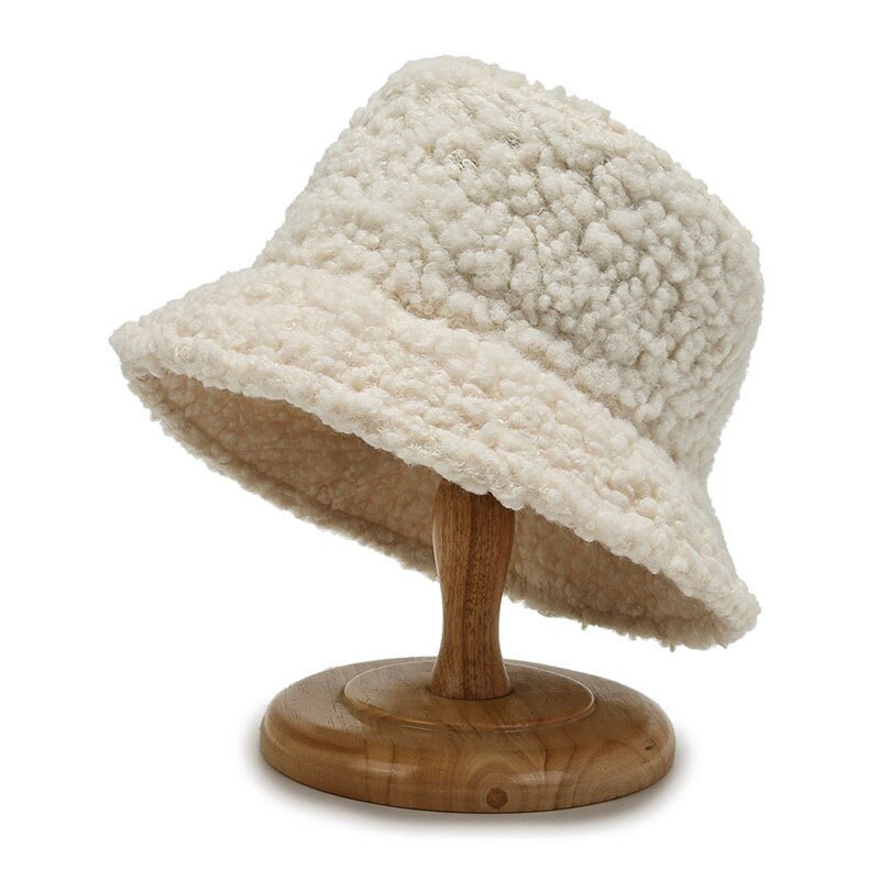 Unisex bucket hat with warm lining and classic shape