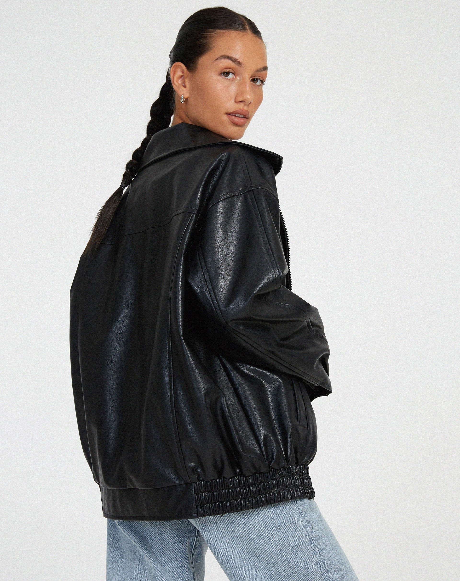 Stylish oversized leather jacket - comfortable and trendy for every day