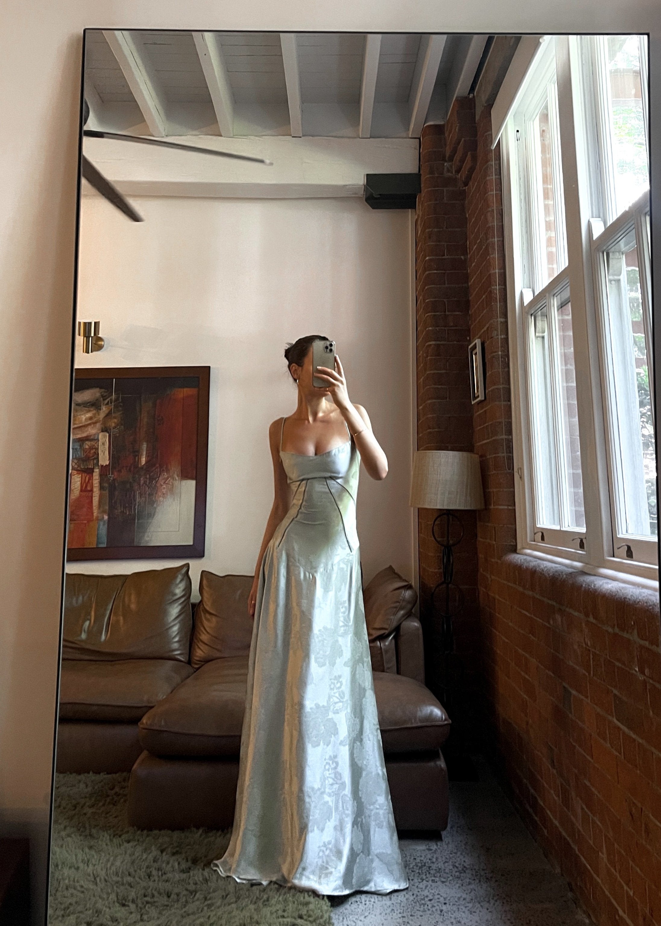 Satin maxi-dress | Spaghetti straps & curved design | Elegant glamour