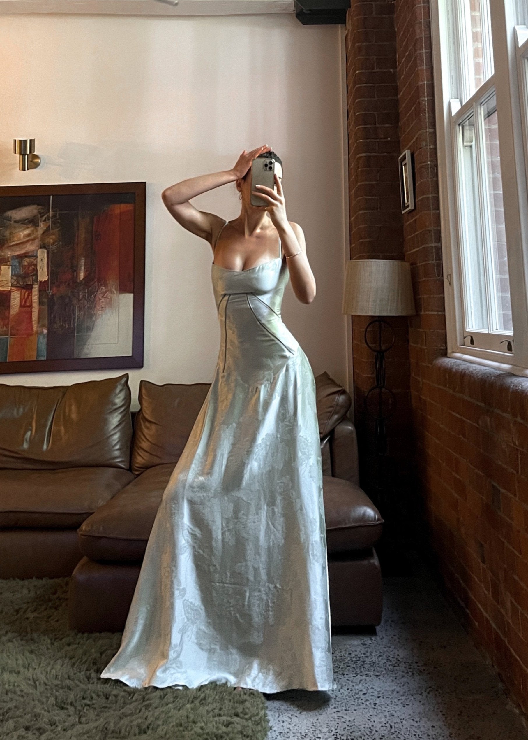 Satin maxi-dress | Spaghetti straps & curved design | Elegant glamour
